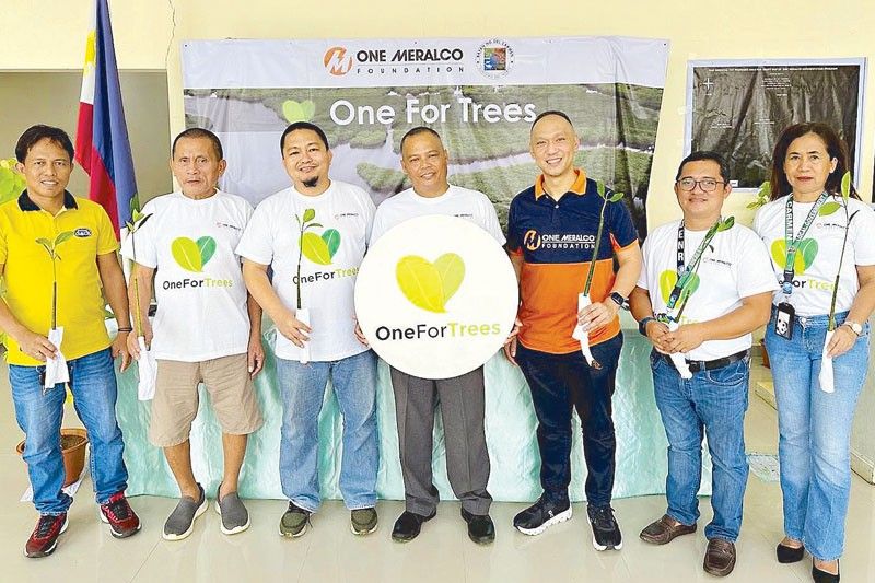 OMF planted 125k mangroves in Del Carmen, Siargao Islands with local gov. and KAMAMANA. The reforestation benefits the community and environment, providing livelihoods. OMF has planted 2.3M trees since 2022 to combat global warming., Mangrove, wetland, UAE,Indonesia, Future-climate.online, mj dastouri, green environment,dubai, saudi, qatar, wetland, oman, riyadh, jeddah, kish, bandar lengeh,بندر لنگه,جدة,سعودية, دستوری, Kish,Qeshm,Mahoor,حراء,گیاه